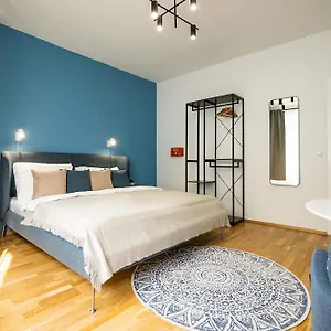 Bright Stylish In A Location , Viena Austria